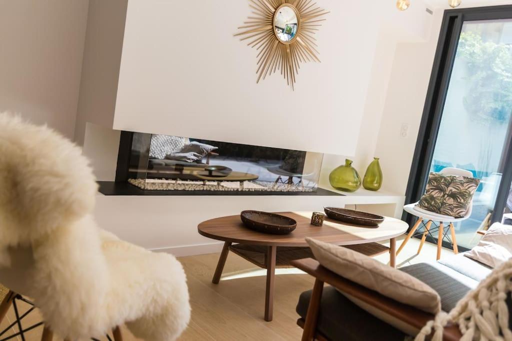 Maison D'Hotes, Terrasse & Jacuzzi En Plein Centre ボルドー エクステリア 写真